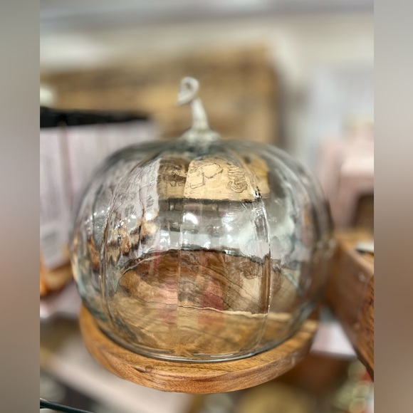 Glass topped pumpkin cheese dome - Picture 1 of 1